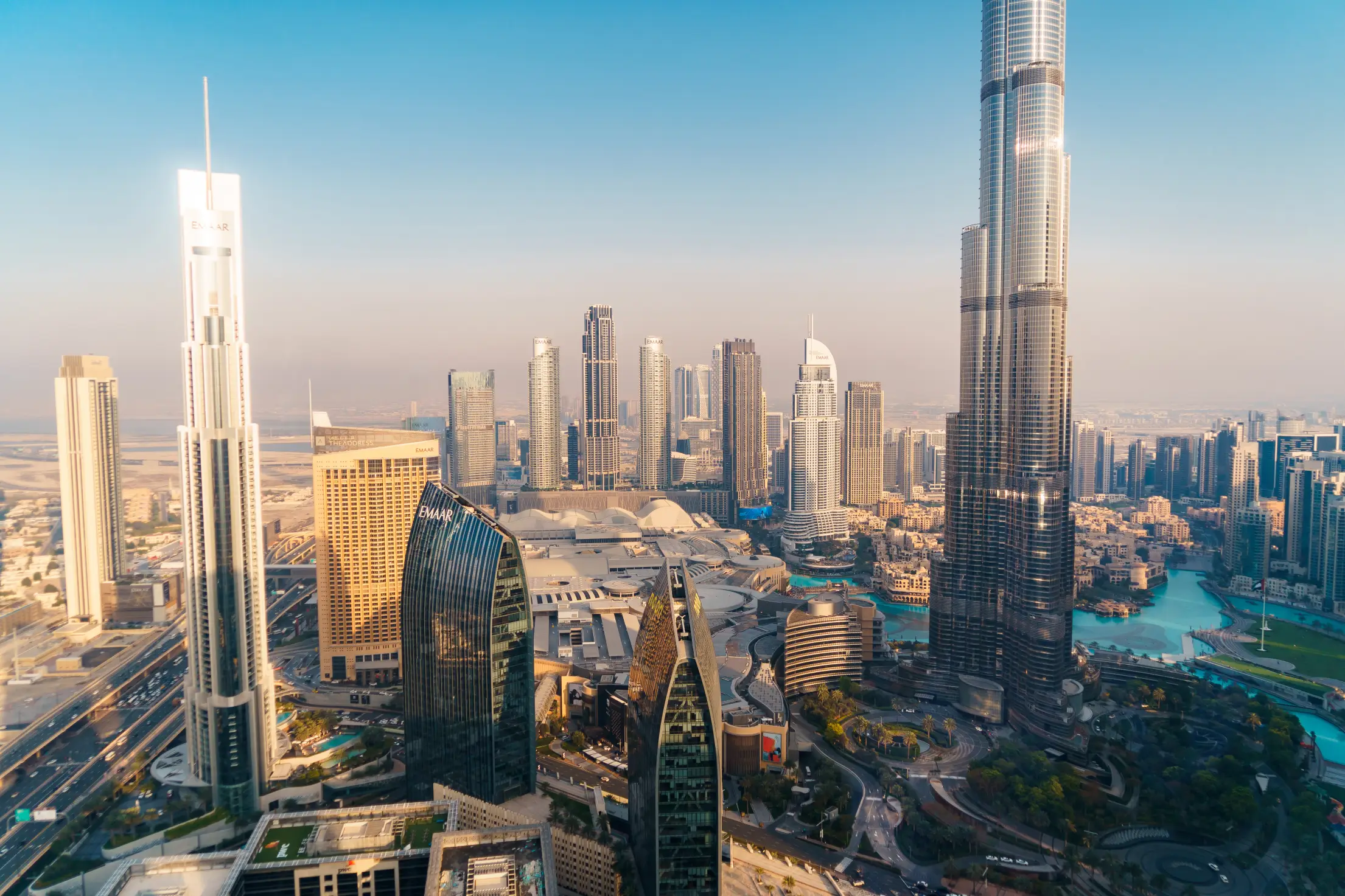 dubai-downtown-free-photo